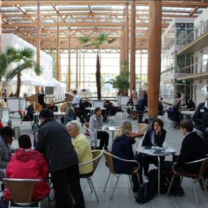 Mitagessen in der Glashülle
